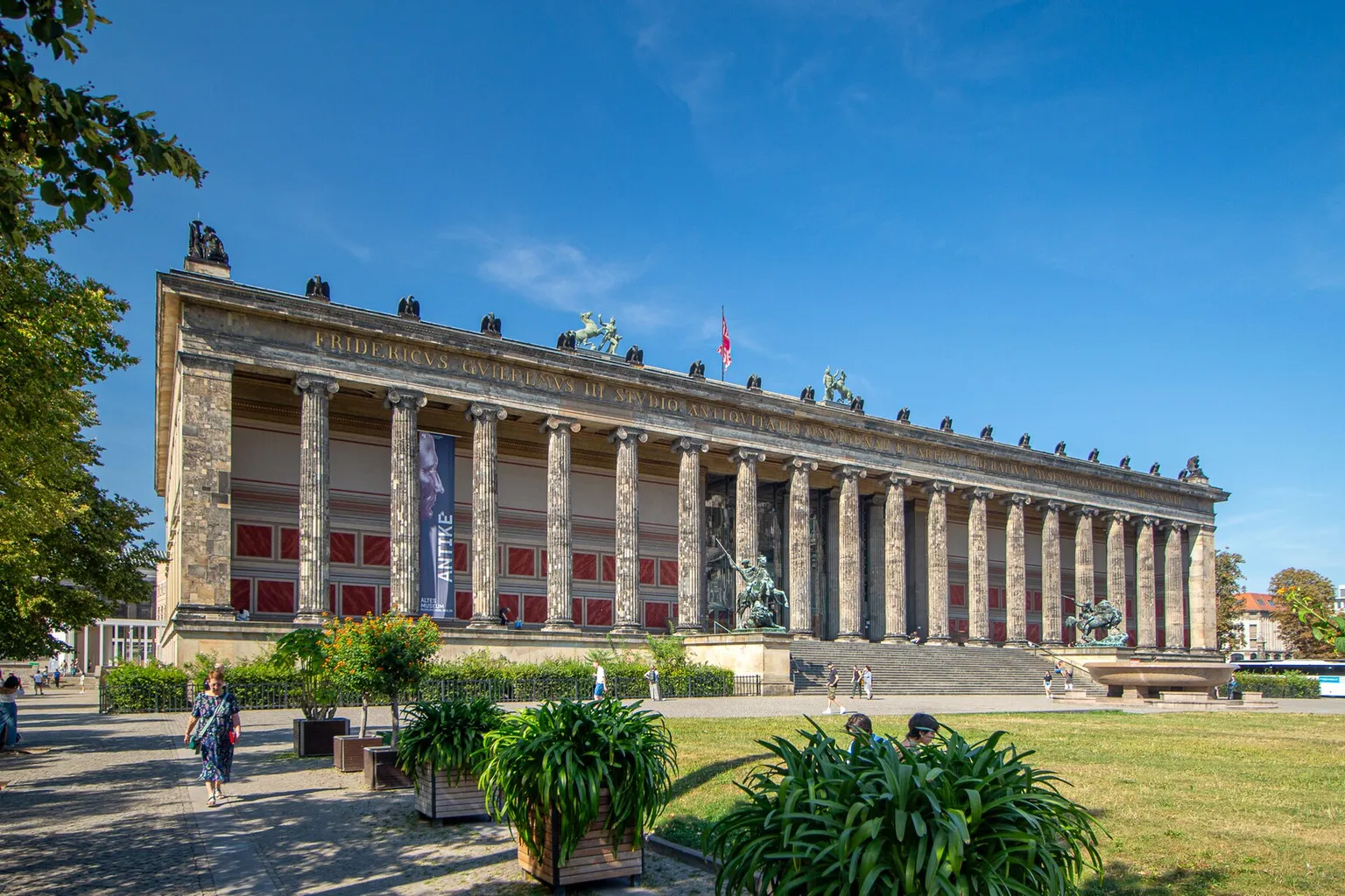 Altes Museum Eintritt: Parken und Umweltzone aktuell geprüft