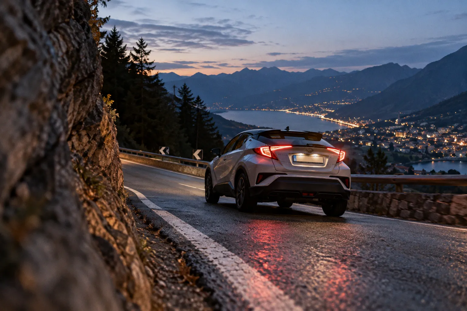 Rückruf für Toyota C-HR: Softwarefehler im Batteriemanagement gefährdet Antrieb
